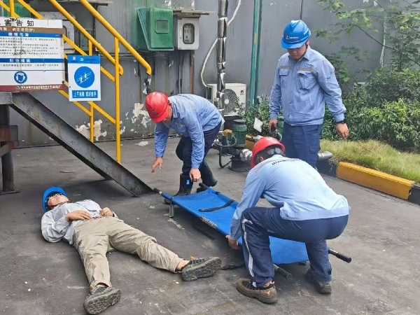 觸電事故應(yīng)急演練_副本.jpg